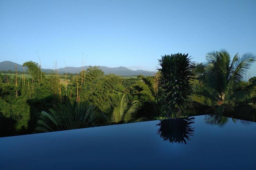 Villa Kumquat Avec Piscine Et Vue Sur Les Montagnes เปอตีต์-บูร์ก ภายนอก รูปภาพ