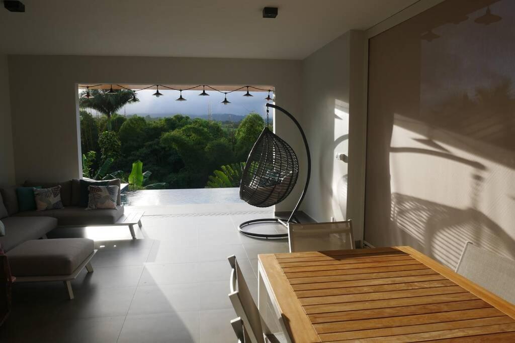 Villa Kumquat Avec Piscine Et Vue Sur Les Montagnes เปอตีต์-บูร์ก ภายนอก รูปภาพ