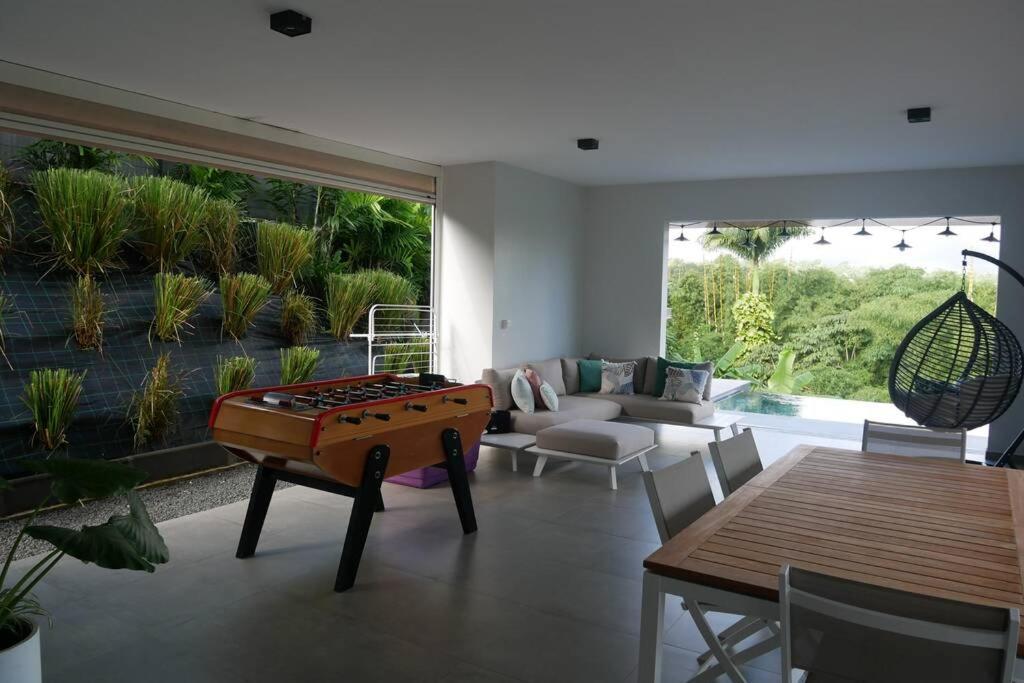 Villa Kumquat Avec Piscine Et Vue Sur Les Montagnes เปอตีต์-บูร์ก ภายนอก รูปภาพ