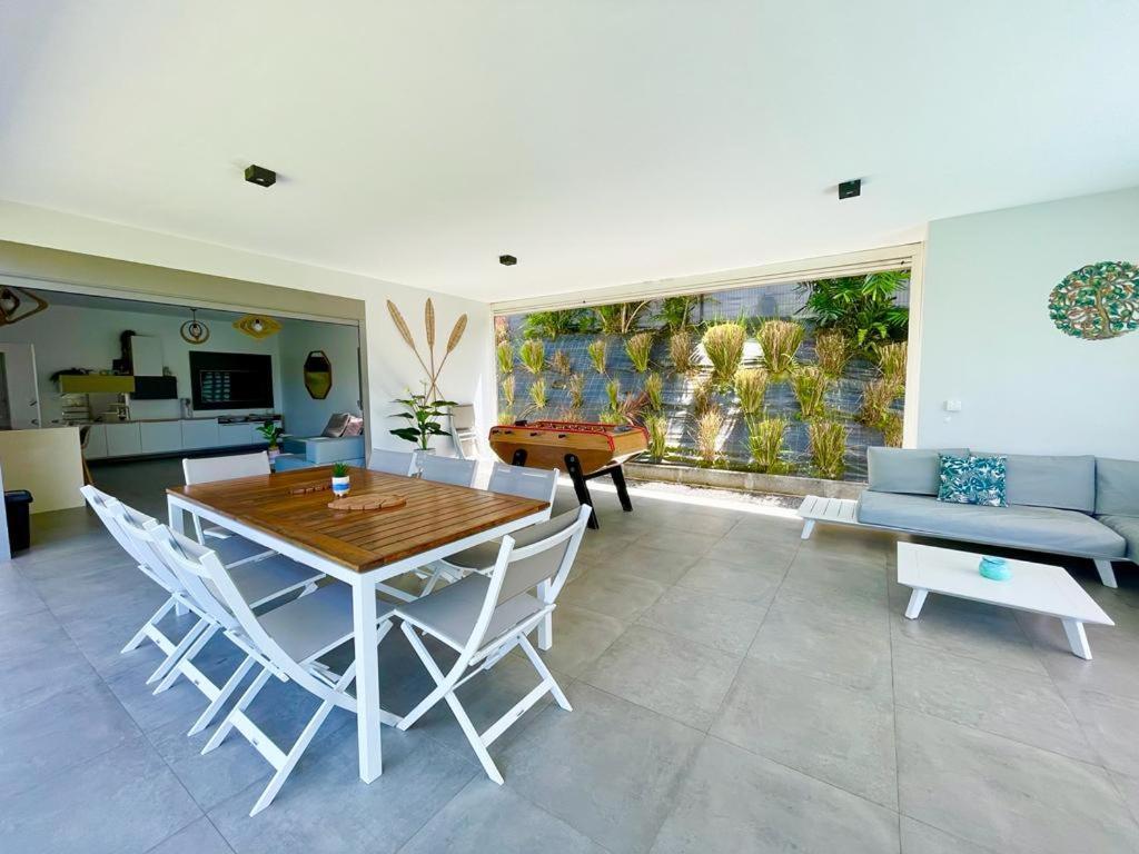 Villa Kumquat Avec Piscine Et Vue Sur Les Montagnes เปอตีต์-บูร์ก ภายนอก รูปภาพ