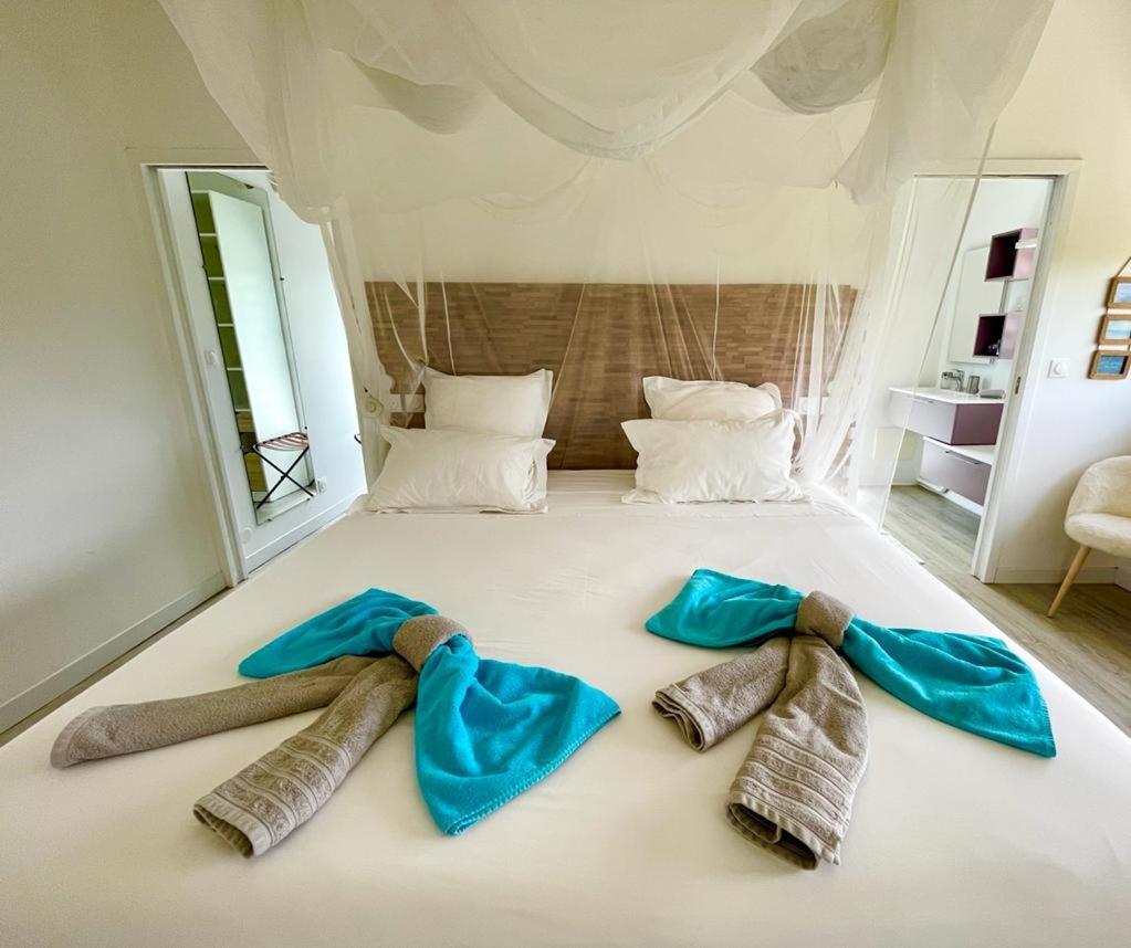 Villa Kumquat Avec Piscine Et Vue Sur Les Montagnes เปอตีต์-บูร์ก ภายนอก รูปภาพ