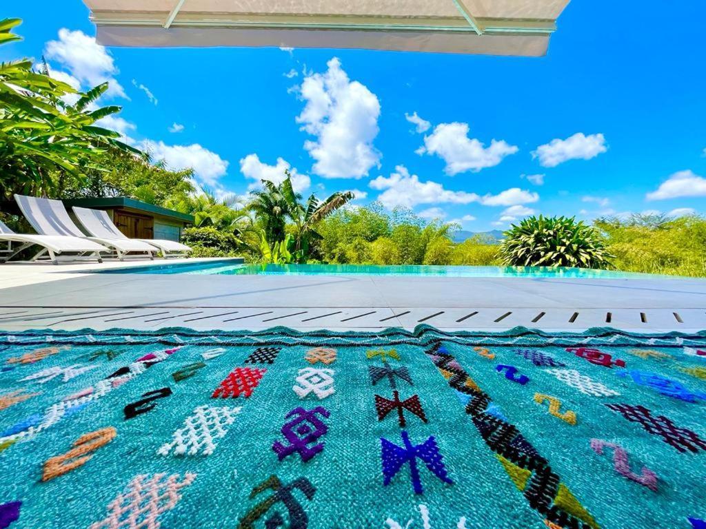 Villa Kumquat Avec Piscine Et Vue Sur Les Montagnes เปอตีต์-บูร์ก ภายนอก รูปภาพ